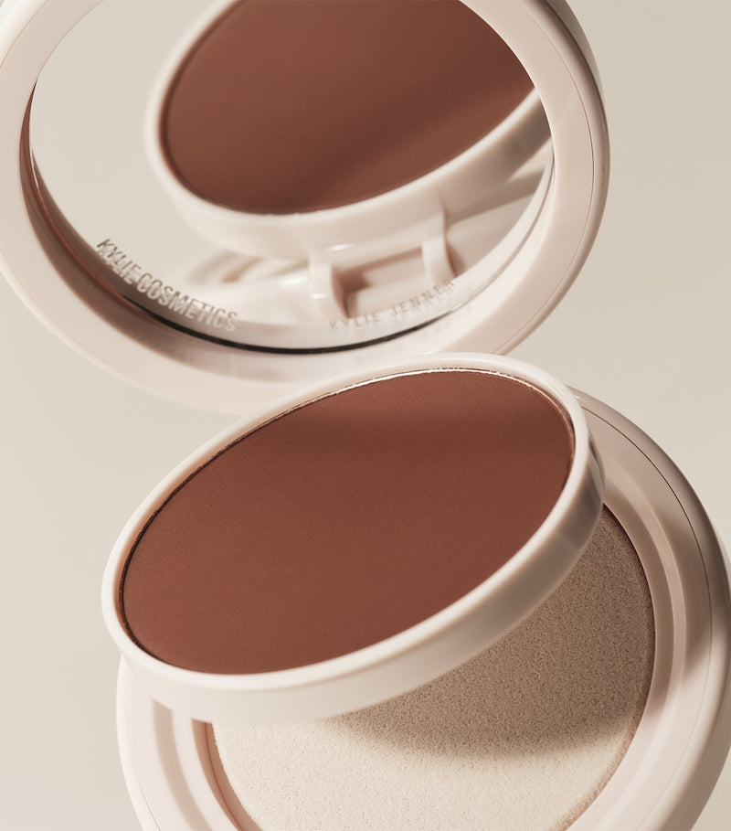 Kylie Cosmetics Powder Foundation, UK version
