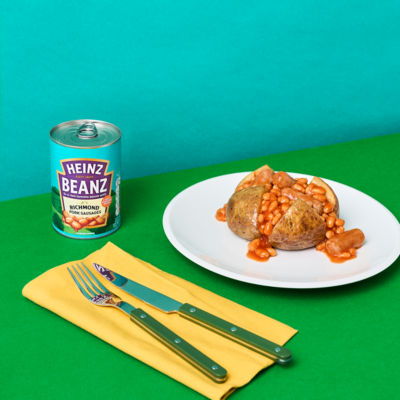 Heinz baked beans and pork sausages 415g, UK version