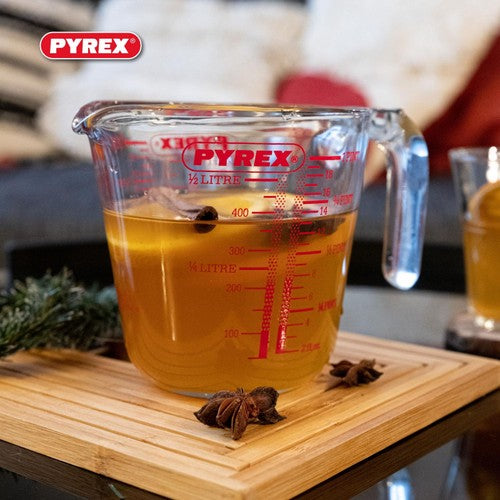 Pyrex glass measuring jug 500ml, imported from the UK