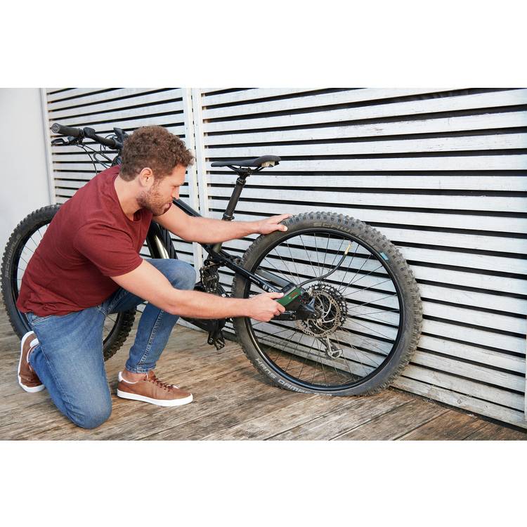 Bosch EasyPump cordless air pump, UK version