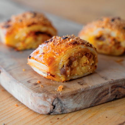Higgidy cheddar onion rolls 160g pack, UK version