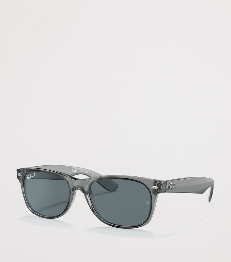 Ray-Ban New Wayfarer Classic sunglasses model 0RB2132 (British brand)