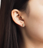 Suzanne Kalan Shimmer stud earrings baguette diamonds yellow gold, UK version