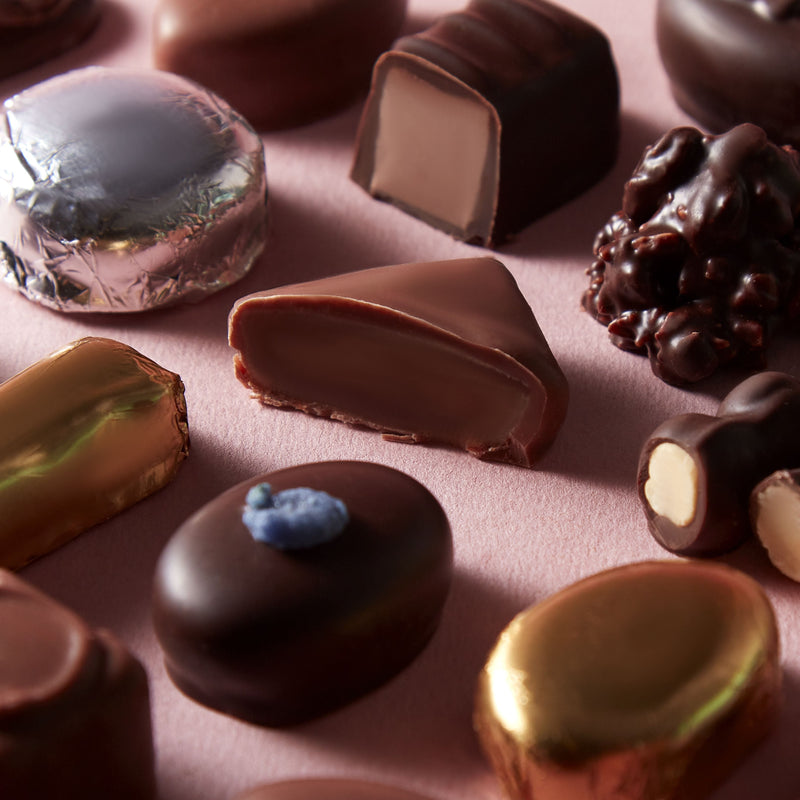 Fortnum's milk and dark chocolate selection box 950g - British product