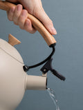 La Cafetiere cream whistling kettle 16L, UK version