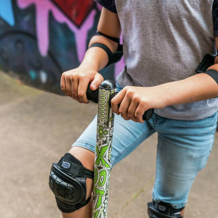 Xootz pogo stick outdoor toy for children - British product