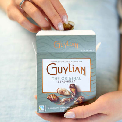 Guylian seashell chocolates with hazelnut praliné filling 65g, UK version