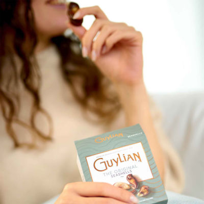 Guylian seashell chocolates with hazelnut praliné filling 65g, UK version
