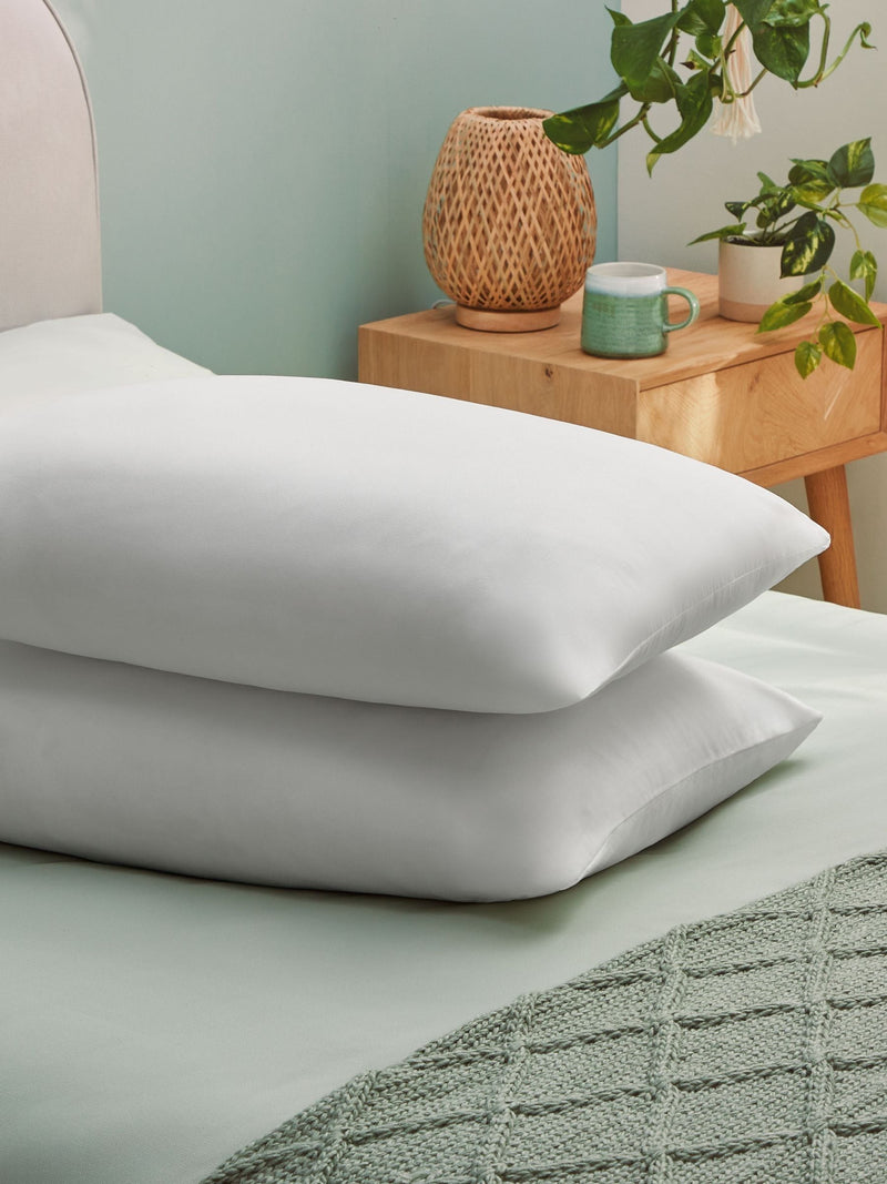 Silentnight anti-allergy pillows medium 2 pack (British brand)