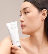 Harrods Foam Cleanser with Liquorice, Green Tea and Aloe Vera 125ml- Buy online at McGrocer