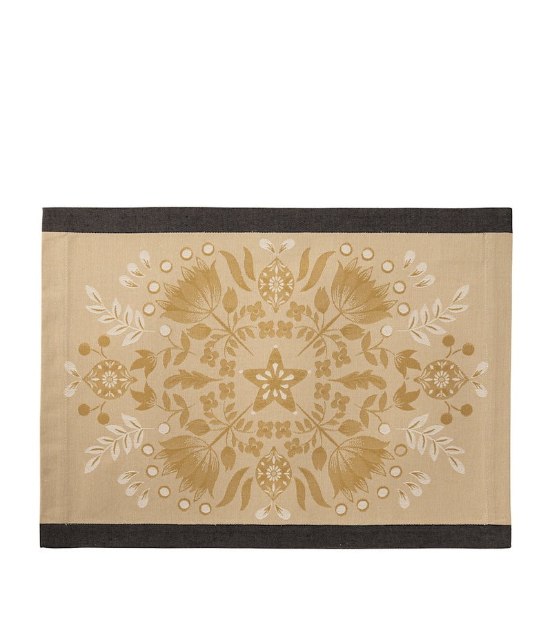 Le Jacquard Français Féerie placemat with floral wreaths 50x36cm, UK version