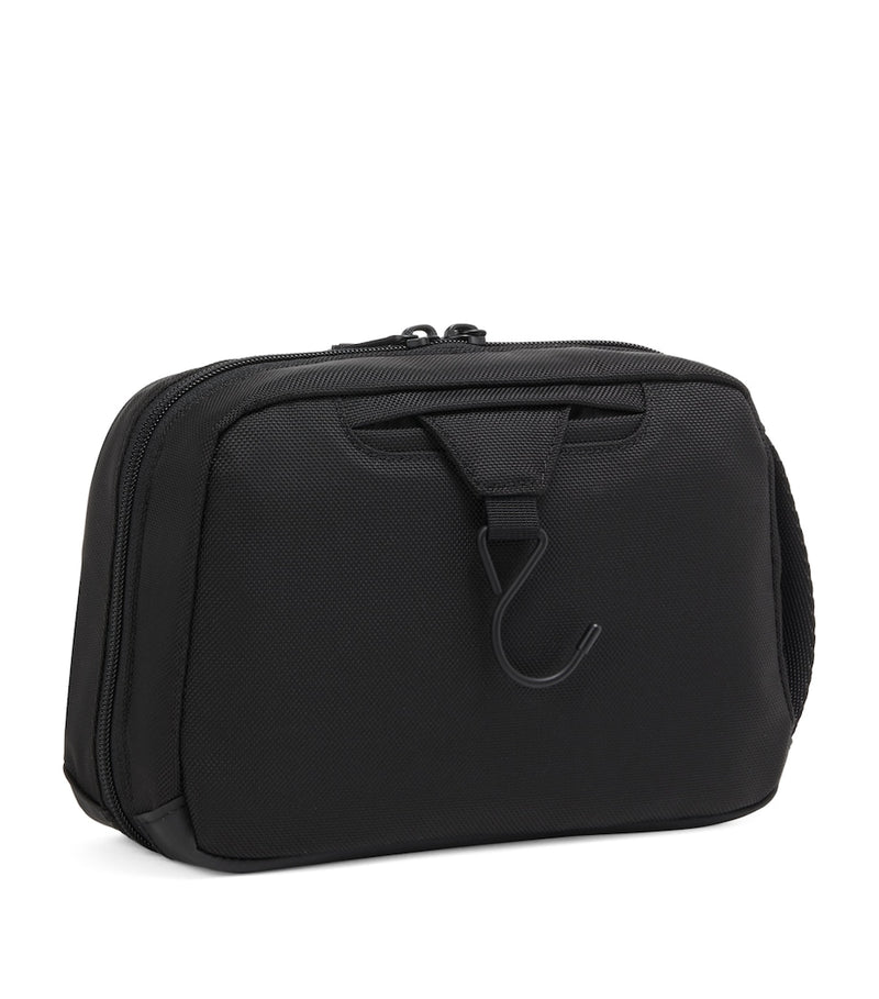 Tumi Alpha Bravo Day wash bag (British brand)