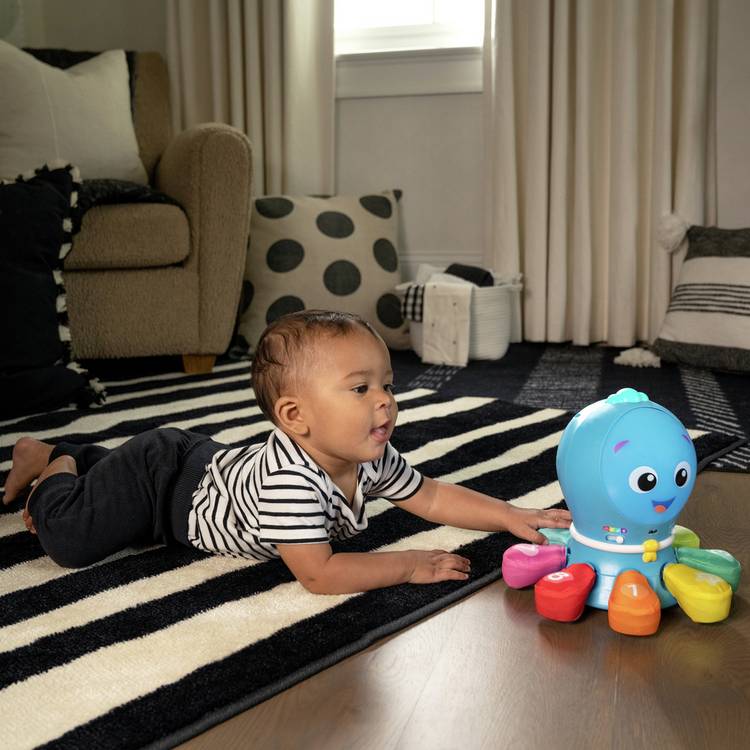 Baby Einstein Ocean Explorers Crawl & Chase activity toy, UK version
