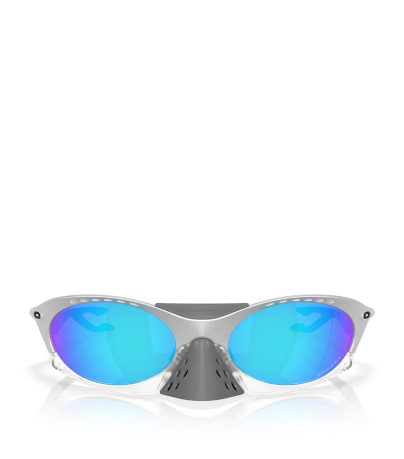 Oakley Plantaris oval sunglasses with Switchlock technology (British brand)