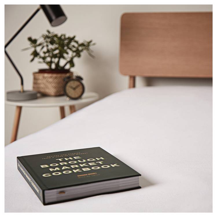 Panda bamboo waterproof mattress protector Small Double (British brand)