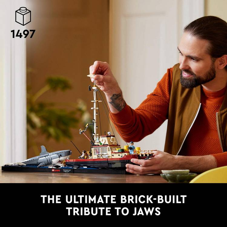 LEGO Jaws building set 1497 pieces (British brand)