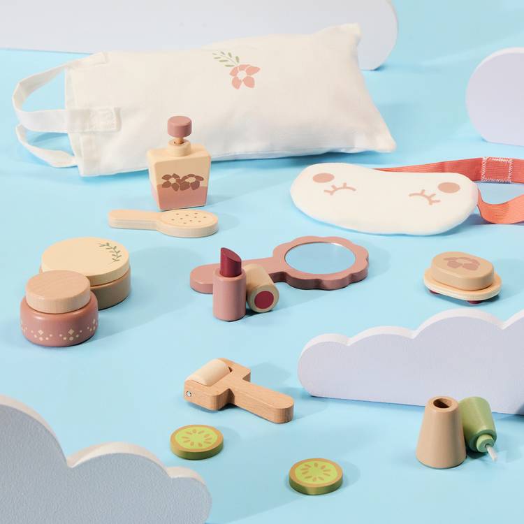 Chad Valley wooden toy spa kit, imported from the UK