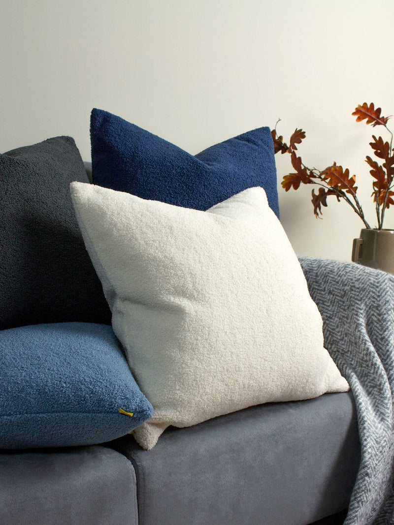 furn. teddy borg fleece cushion wedgewood blue - British product
