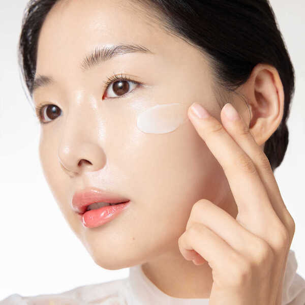 Celimax Pore and Dark Spot brightening cream 35ml (British brand)