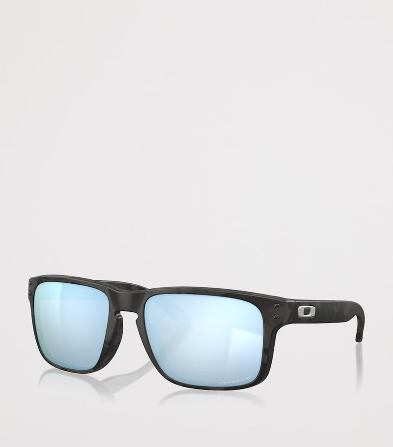 Oakley Holbrook square sunglasses (British brand)