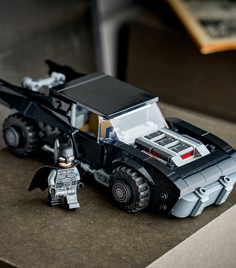 LEGO set The Batman Batmobile 76332, UK version
