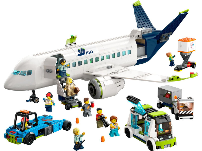 Lego Passenger Airplane 913 Pieces building set, imported from the UK