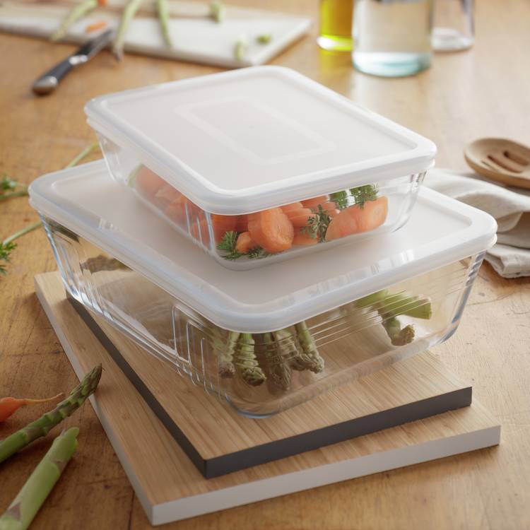 Pyrex set of 2 glass roasters with plastic lids, UK version