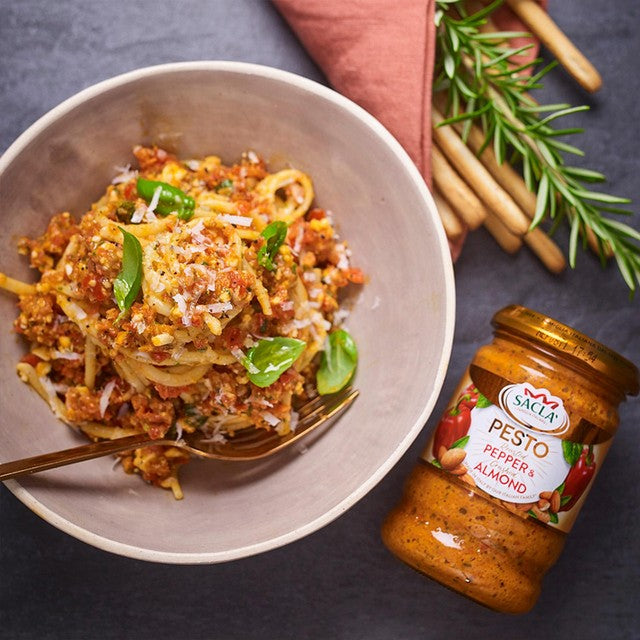 Sacla roasted pepper and crushed almond pesto 190g (British brand)