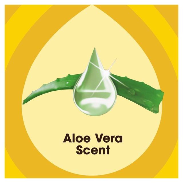 Pledge Wood Cleaner Spray Aloe Vera 500ml, imported from the UK