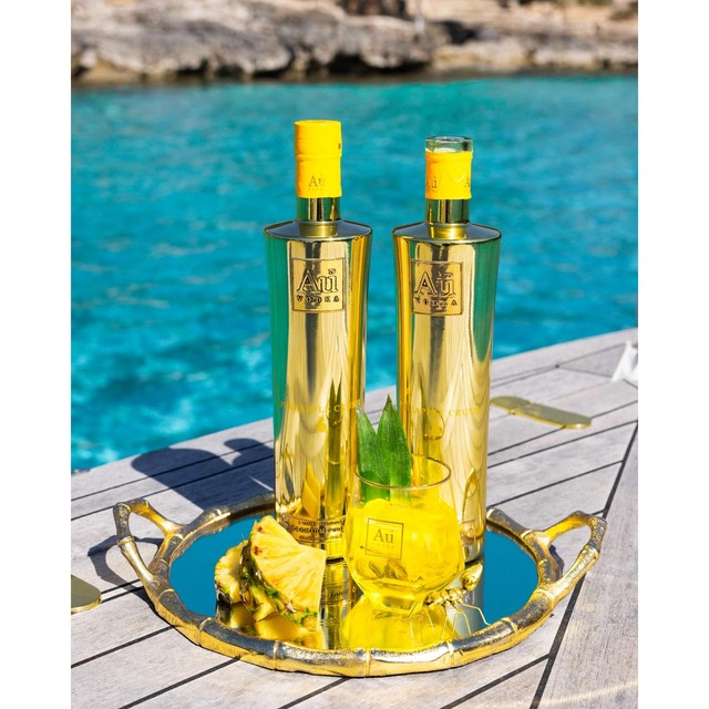 Au Vodka Pineapple Crush Flavoured Spirit 70cl - British product