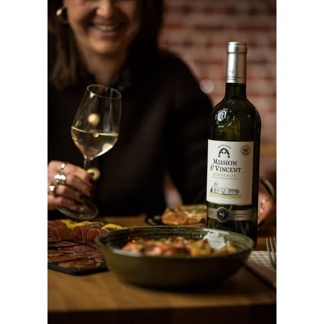 Saint Vincent Bordeaux Blanc white wine 75cl, imported from the UK