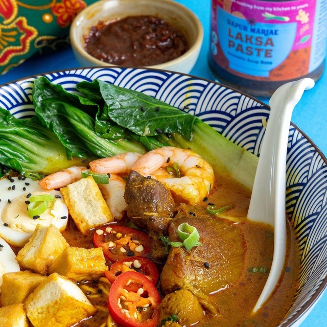Dapur Mariae Laksa Paste jar - British product