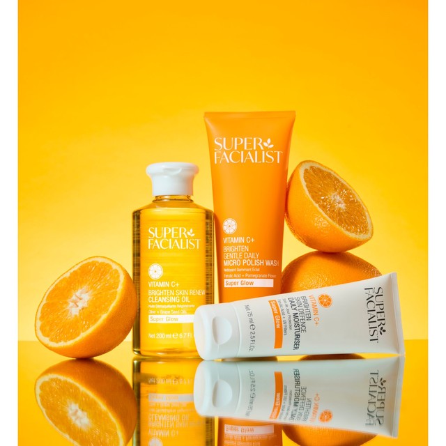 Super Facialist Vitamin C Daily Moisturiser 75ml (British brand)