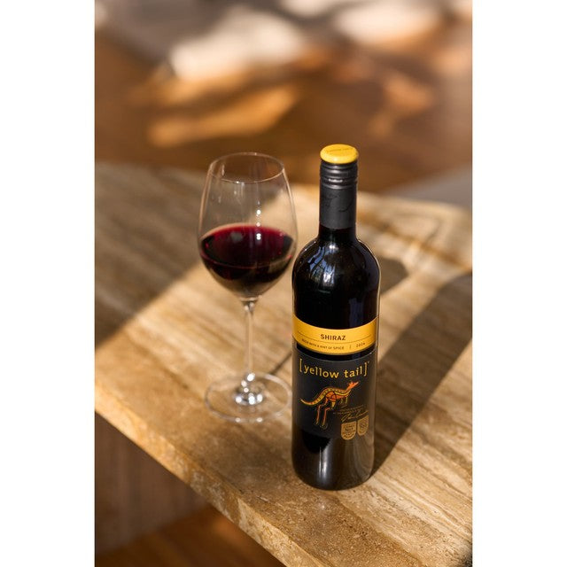 Yellow Tail Shiraz red wine 75cl (British brand)