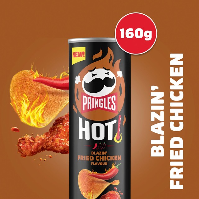 Pringles sharing crisps Blazin Fried Chicken flavour 160g, imported from the UK