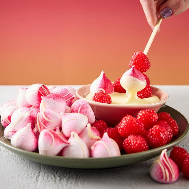 Flower & White Raspberry meringue kisses 100g (British brand)