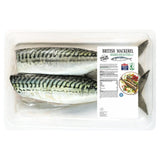 Haken, Schnur und Blei, ausgenommener und geköpfter Makrelenkopf, frischer Fisch, 300 g