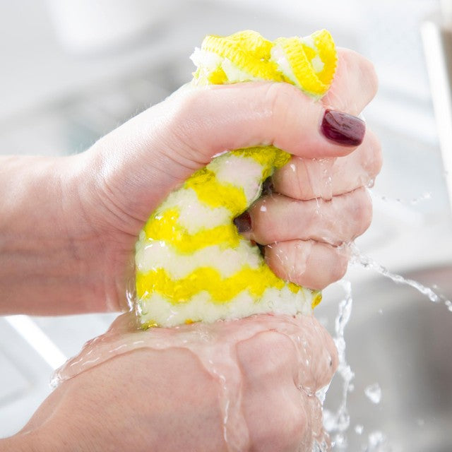 Minky Super Soak Up microfibre cloth 32x32cm, imported from the UK