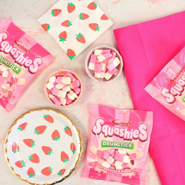 Swizzels Squashies Strawberry & Cream gummy sweets 140g (British brand)