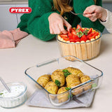 Pyrex Classic Square Roaster 21cm, imported from the UK