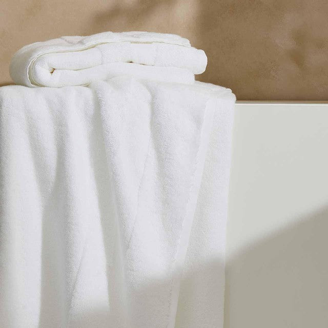 M&S bath towel white 70x125cm, imported from the UK
