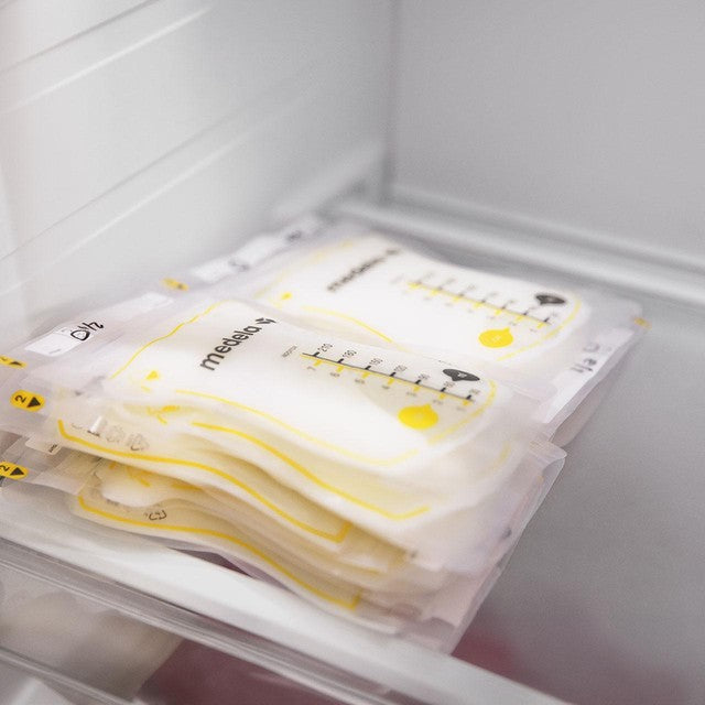 Medela Easy Pour Breastmilk Storage Bags 50 Pack 210ml, imported from the UK