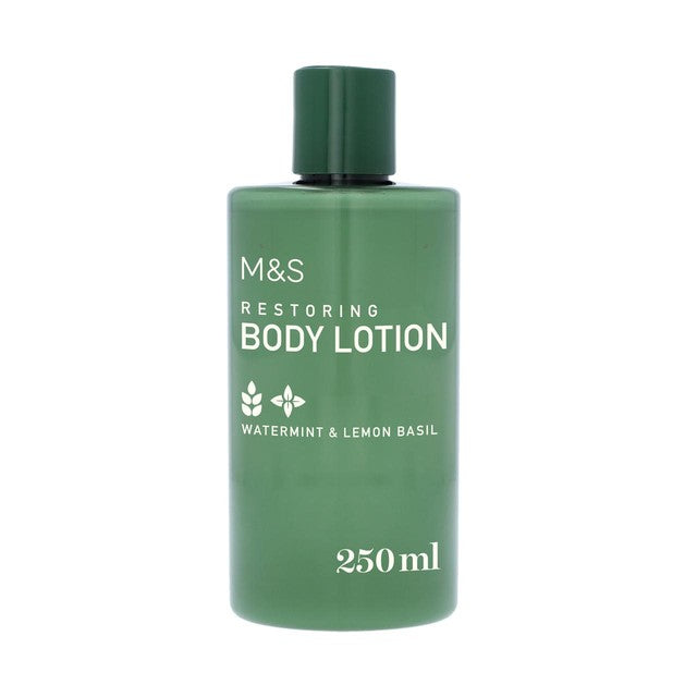 M&S body lotion Vannmynte & sitronbasilikum 250ml, importert fra Storbritannia