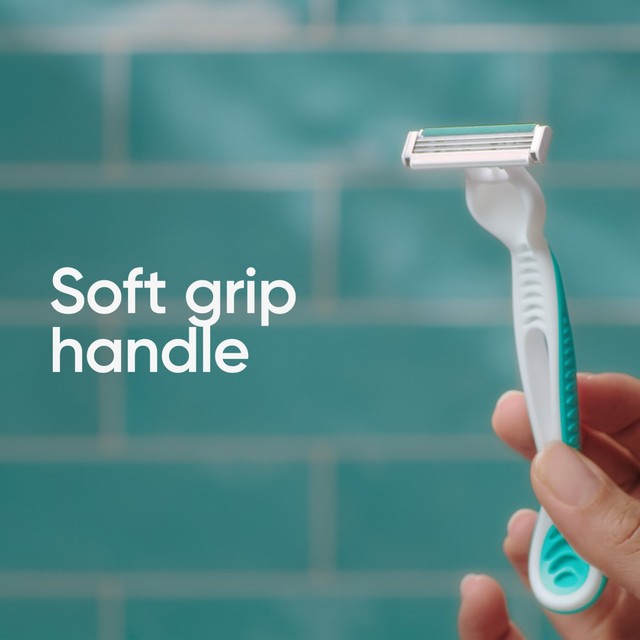 Gillette Venus sensitive disposable razor for women with 3 blades, UK version