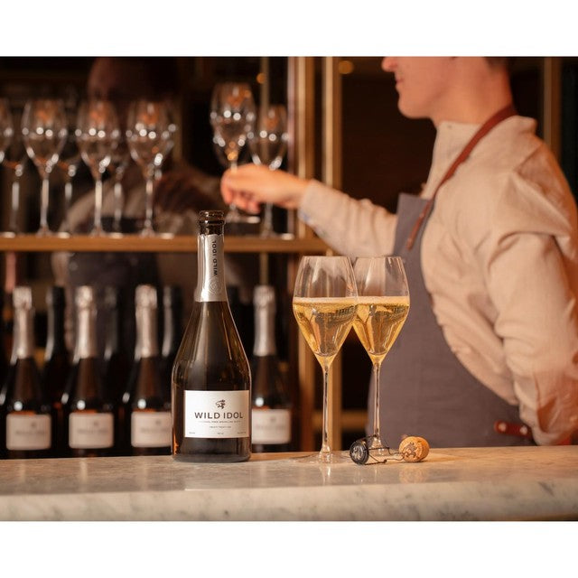 Wild Idol alcohol-free sparkling white wine 75cl (British brand)