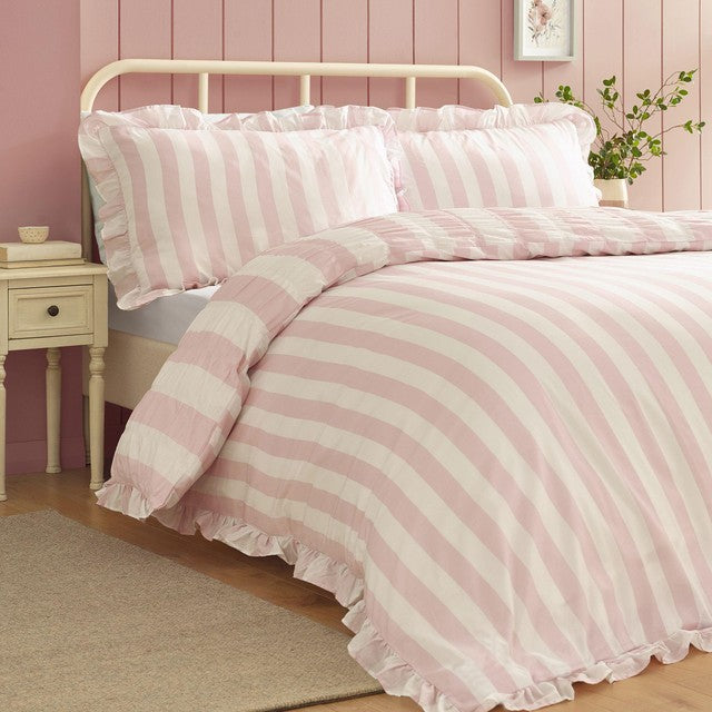 Catherine Lansfield seersucker frill duvet set super king, UK version