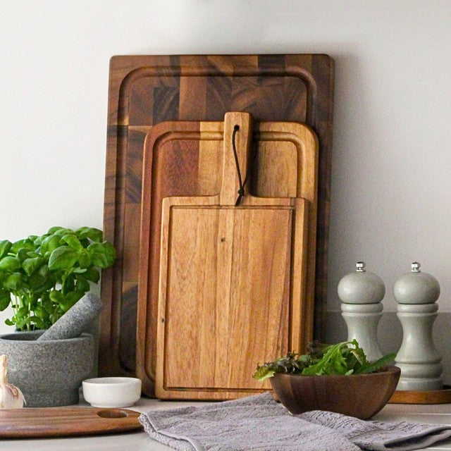 Tala chunky handled acacia board 35x18cm, imported from the UK