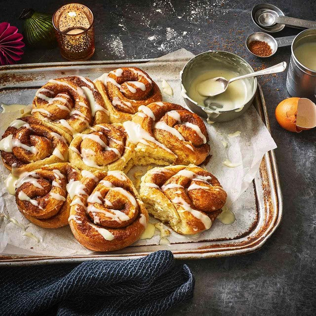 M&S cinnamon bun kit 490g, imported from the UK