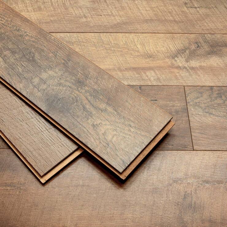 Golden Select Rustic Oak laminate flooring 1.146 m², UK version