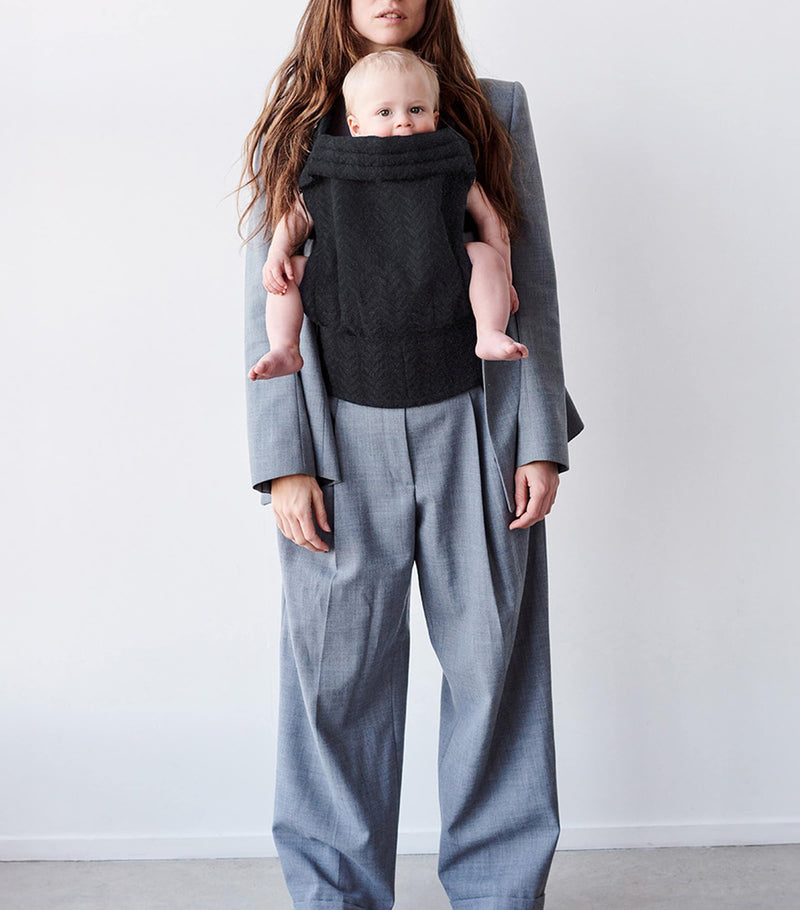 Artipoppe adjustable baby carrier with comfort features - British product